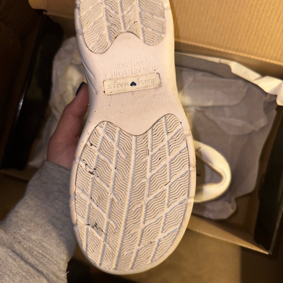 Nurse Mates Dove nursing shoes - Picture 9 of 11